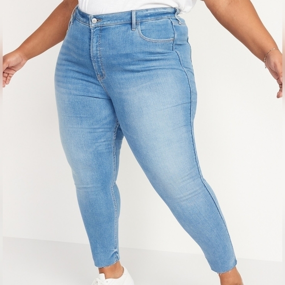 28 - Old Navy | High-Waisted Rockstar Stretch Super-Skinny Cut-Off Ankle Jeans - Picture 1 of 4